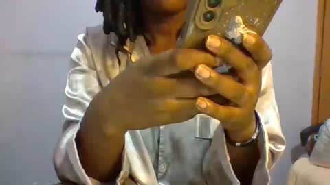 Snapshot of horny_hearts chatting on May 17, 1:29 pm phanice online show from May 17, 1:29 pm