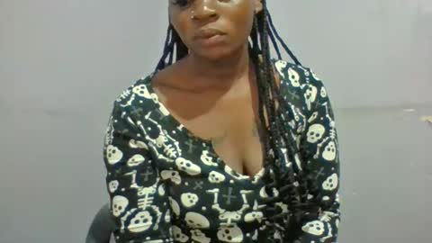 Snapshot of horny_hearts chatting on June 1, 6:15 am phanice online show from June 1, 6:15 am