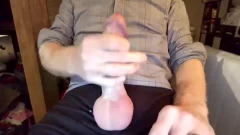 Snapshot of horny_hubby0077 chatting on May 29, 3:04 am Horny Hubby online show from May 29, 3:04 am