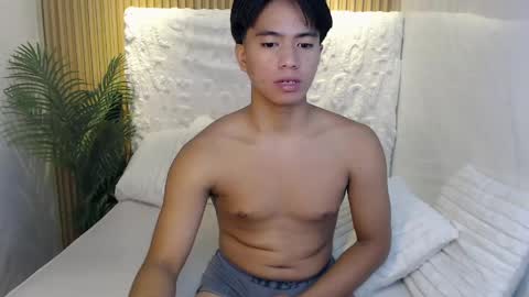 Snapshot of horny_jamesxx chatting on April 30, 12:17 am cum boy james online show from April 30, 12:17 am
