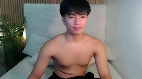Snapshot of horny_jamesxx chatting on May 9, 12:38 am cum boy james online show from May 9, 12:38 am