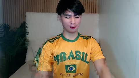 Snapshot of horny_jamesxx chatting on May 25, 1:33 am cum boy james online show from May 25, 1:33 am