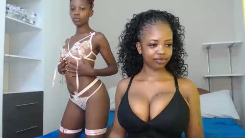 Snapshot of horny_princcess chatting on April 22, 5:32 am horny_princcess online show from April 22, 5:32 am