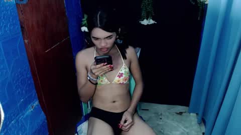 Snapshot of horny_rhiana chatting on February 11, 10:42 am Rhiana online show from February 11, 10:42 am