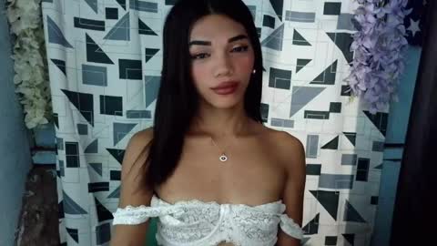 Rhiana online show from April 13, 9:20 pm