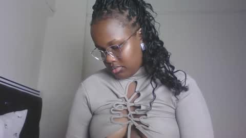 Snapshot of horny_sexxy_babe chatting on April 26, 12:58 pm Lucy online show from April 26, 12:58 pm