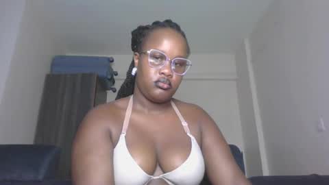 Snapshot of horny_sexxy_babe chatting on June 23, 11:19 am Lucy online show from June 23, 11:19 am