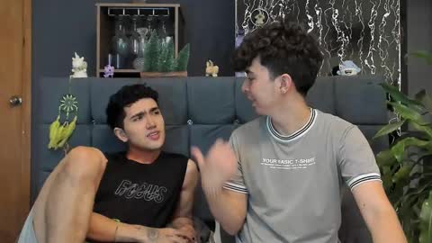 Snapshot of horny_twinks_guys chatting on March 3, 9:48 pm Alex and Camilo online show from March 3, 9:48 pm