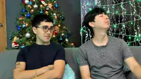 Alex and Camilo online show from December 17, 3:07 pm