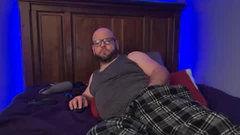 Horny Bear Daddy online show from March 16, 4:18 am