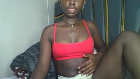 Snapshot of hornybella84 chatting on November 10, 7:02 pm Bella online show from November 10, 7:02 pm