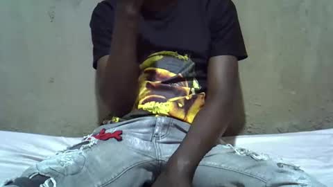 Snapshot of hornyboy738154 chatting on May 18, 6:41 am hornyboy738154 online show from May 18, 6:41 am