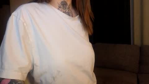 Snapshot of hornycouple0102 chatting on April 7, 4:57 am hornycouple0102 online show from April 7, 4:57 am