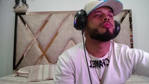 Snapshot of hornygirl_20000 chatting on September 17, 2:35 am hornygirl_20000 online show from September 17, 2:35 am