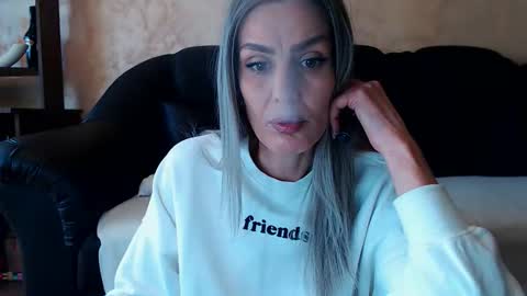 AshlineKatte online show from April 7, 11:10 am