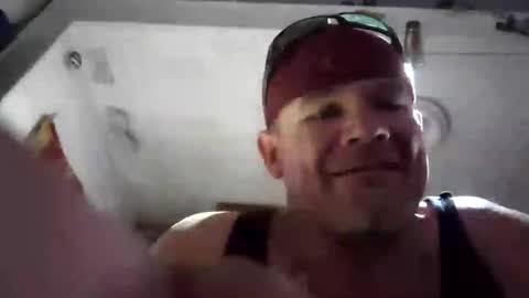 hornyhungwhiteboy4u269 online show from December 28, 3:15 pm