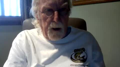 Snapshot of hornyinohio9 chatting on April 18, 4:22 pm HornyInOhio9 online show from April 18, 4:22 pm