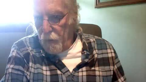 Snapshot of hornyinohio9 chatting on May 5, 1:19 pm HornyInOhio9 online show from May 5, 1:19 pm