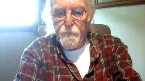 Snapshot of hornyinohio9 chatting on May 9, 1:27 pm HornyInOhio9 online show from May 9, 1:27 pm