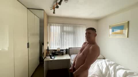 Snapshot of hornylondo chatting on February 4, 8:53 am Hornylondon online show from February 4, 8:53 am