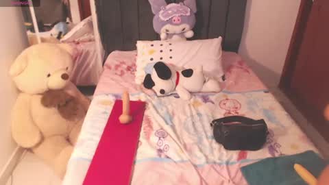 Snapshot of hornymillf_ chatting on May 19, 1:39 pm C I A R A online show from May 19, 1:39 pm