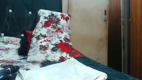 hornysnowie23x online show from September 20, 12:11 am