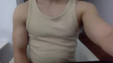 Snapshot of hornyspaniard93 chatting on April 4, 10:40 pm hornyspaniard93 online show from April 4, 10:40 pm