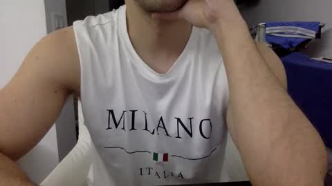 Snapshot of hornyspaniard93 chatting on April 23, 11:40 pm hornyspaniard93 online show from April 23, 11:40 pm