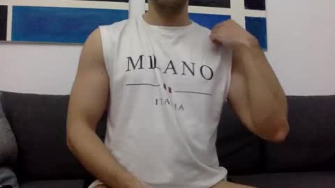 Snapshot of hornyspaniard93 chatting on April 24, 11:45 am hornyspaniard93 online show from April 24, 11:45 am