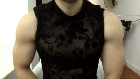 Snapshot of hornyspaniard93 chatting on April 30, 10:32 am hornyspaniard93 online show from April 30, 10:32 am