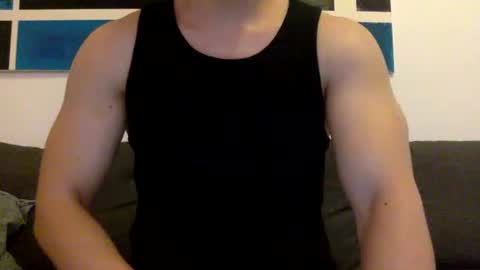 Snapshot of hornyspaniard93 chatting on June 20, 10:40 am hornyspaniard93 online show from June 20, 10:40 am