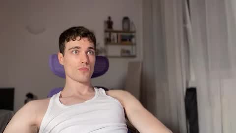 Snapshot of hornytwunk01 chatting on December 4, 1:20 pm hornytwunk01 online show from December 4, 1:20 pm