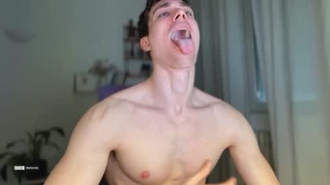 Snapshot of hornytwunk01 chatting on January 10, 11:23 am hornytwunk01 online show from January 10, 11:23 am