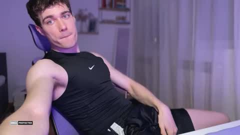 Snapshot of hornytwunk01 chatting on January 18, 8:51 am hornytwunk01 online show from January 18, 8:51 am