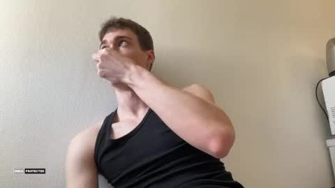 Snapshot of hornytwunk01 chatting on April 14, 11:49 am hornytwunk01 online show from April 14, 11:49 am