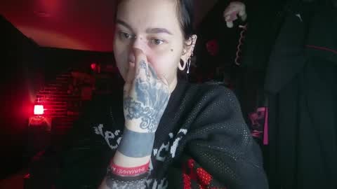 Snapshot of horror_circus chatting on December 5, 3:04 am Messalina Horror online show from December 5, 3:04 am