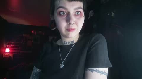 Snapshot of horror_circus chatting on February 17, 6:20 am Messalina Horror online show from February 17, 6:20 am