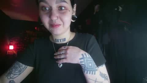 Snapshot of horror_circus chatting on February 18, 1:10 am Messalina Horror online show from February 18, 1:10 am