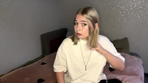 Snapshot of hortenciarecore chatting on March 8, 3:05 pm Lola online show from March 8, 3:05 pm