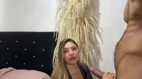 hot2gether69 online show from April 11, 11:42 pm