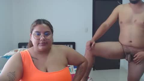 Snapshot of hot__husbands chatting on February 16, 11:05 pm hot__husbands online show from February 16, 11:05 pm