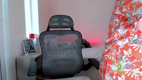 Lila online show from April 15, 3:08 pm