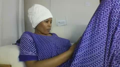 hot berry1 online show from November 17, 12:05 am