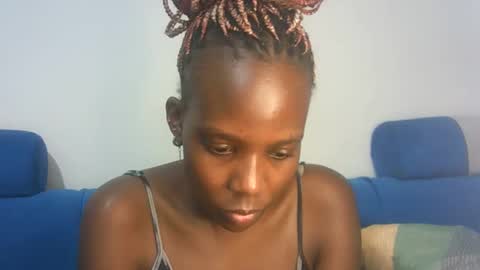 Snapshot of hot_berry2003 chatting on February 23, 4:35 pm Millie online show from February 23, 4:35 pm