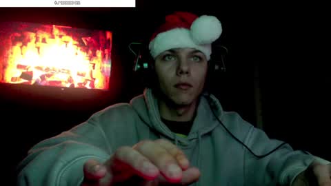 Snapshot of hot_boy_2002_ chatting on December 16, 10:45 pm Hot boy 2002 online show from December 16, 10:45 pm