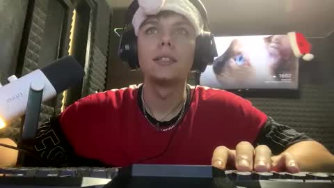 Snapshot of hot_boy_2002_ chatting on December 29, 2:00 pm Hot boy 2002 online show from December 29, 2:00 pm