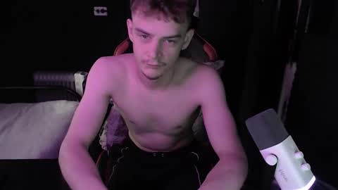 Snapshot of hot_boy_2002_ chatting on October 4, 12:58 pm Hot boy 2002 online show from October 4, 12:58 pm