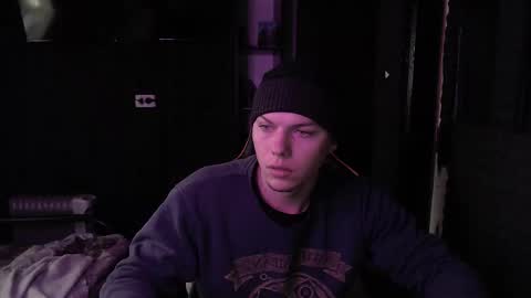 Snapshot of hot_boy_2002_ chatting on October 30, 7:54 am Hot boy 2002 online show from October 30, 7:54 am