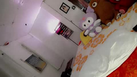 its me CLAUDIA online show from March 8, 2:04 am