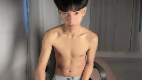 Snapshot of hot_cuteboy02 chatting on January 18, 3:32 am Kim online show from January 18, 3:32 am